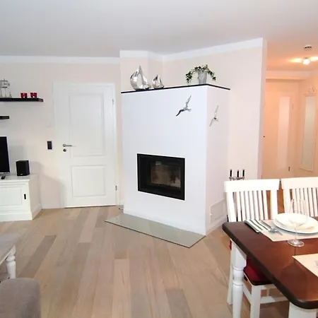 1 Rosenberg 32 Apartment *